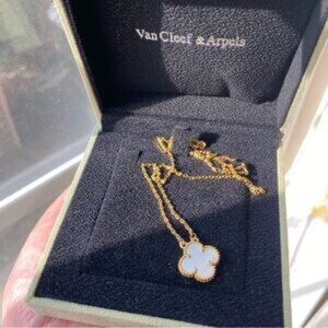 Like new Van Cleef & Arpels necklace - Gold Mother Of Pearl necklace
